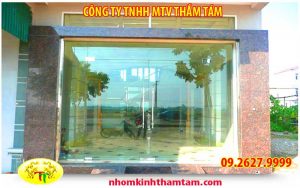 cua-kinh-thuy-luc-ban-le-san-tai-gia-lai